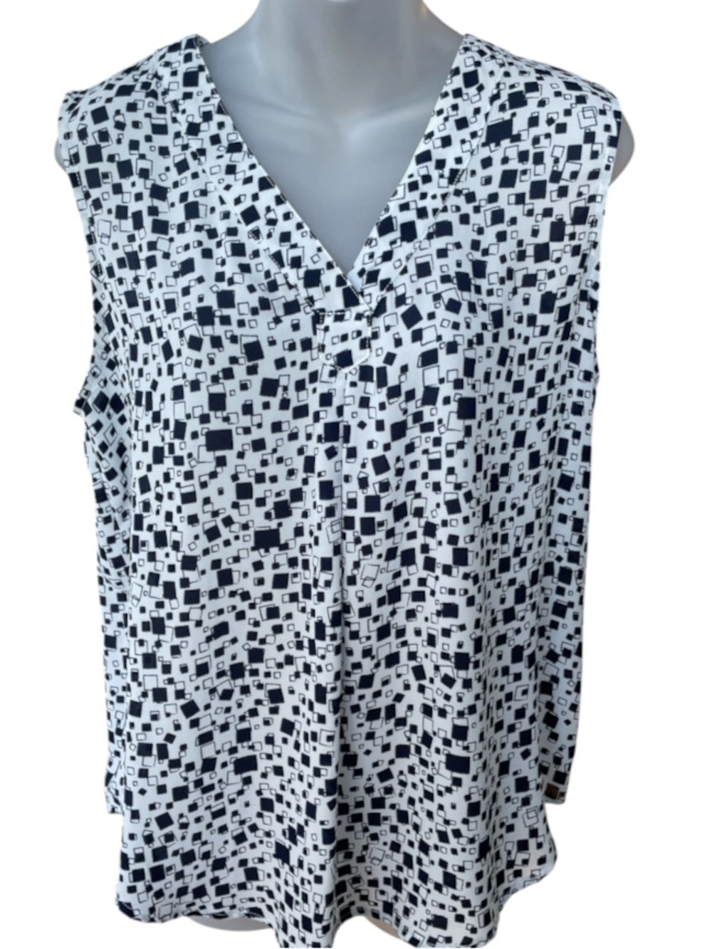Emaline Sleevless medium black and white  tops two shirt bundle